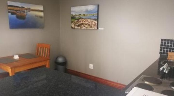 Stay@67 Apartments - Dullstroom