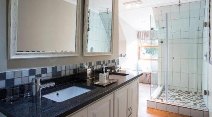 The Browns' Luxury Guest Suites