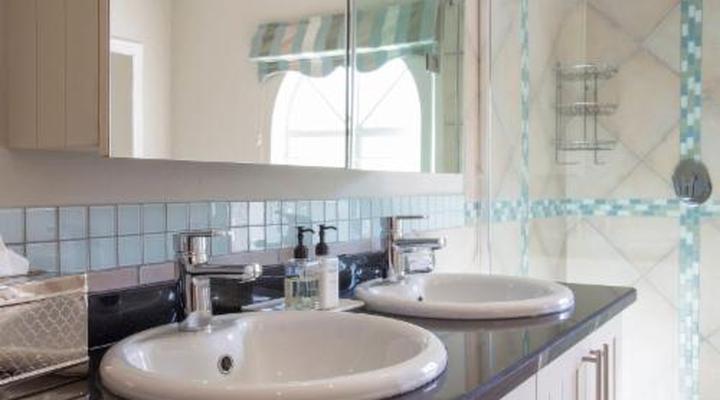 The Browns' Luxury Guest Suites