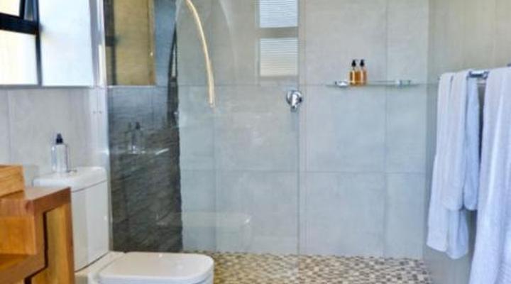 Normarie's Guesthouse Wilderness 2 Rack