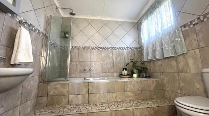 Uitzicht Private Nature Reserve and Lodge