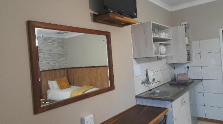 Alucarni Guest House