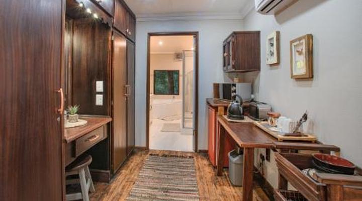 Serenity Mountain and Forest Lodge 