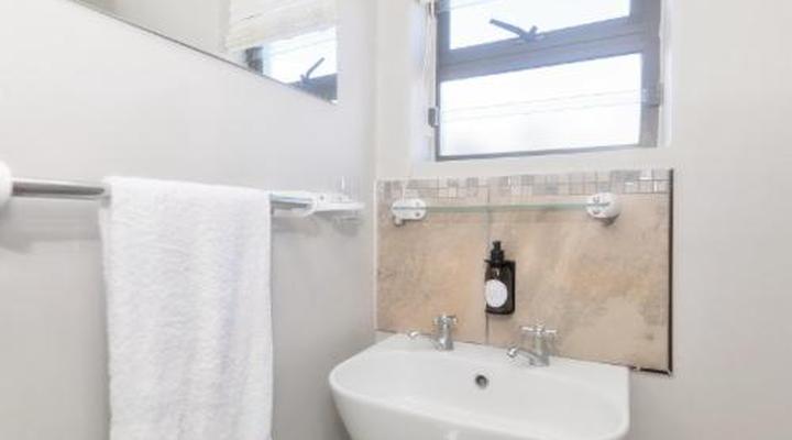 Land's Edge Struisbaai