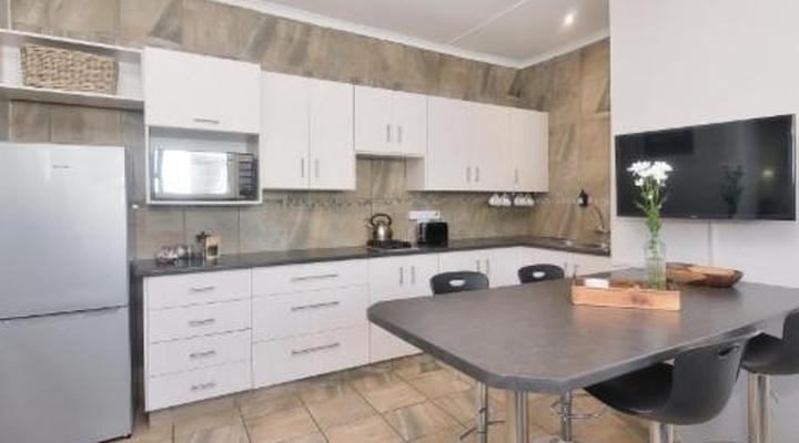 Land's Edge Struisbaai