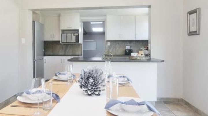 Land's Edge Struisbaai