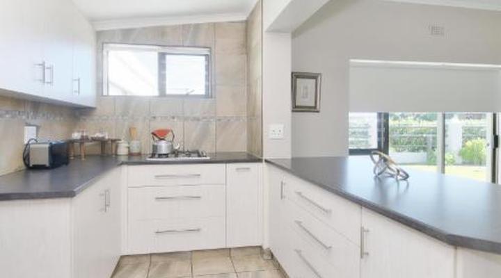 Land's Edge Struisbaai