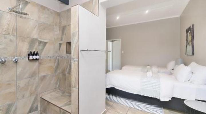 Land's Edge Struisbaai