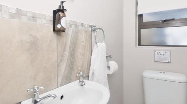 Land's Edge Struisbaai