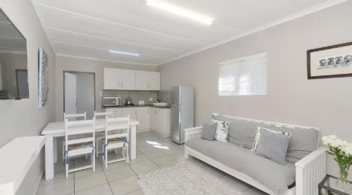 Land's Edge Struisbaai