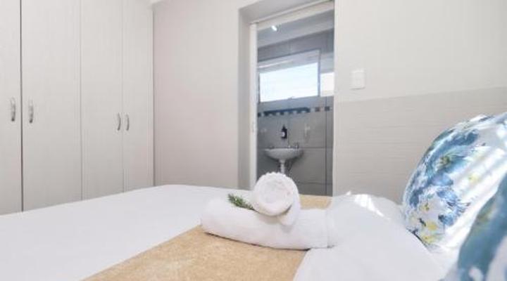 Land's Edge Struisbaai