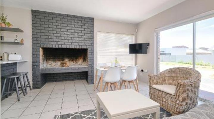 Land's Edge Struisbaai