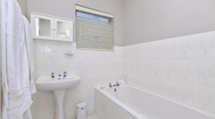 Land's Edge Struisbaai