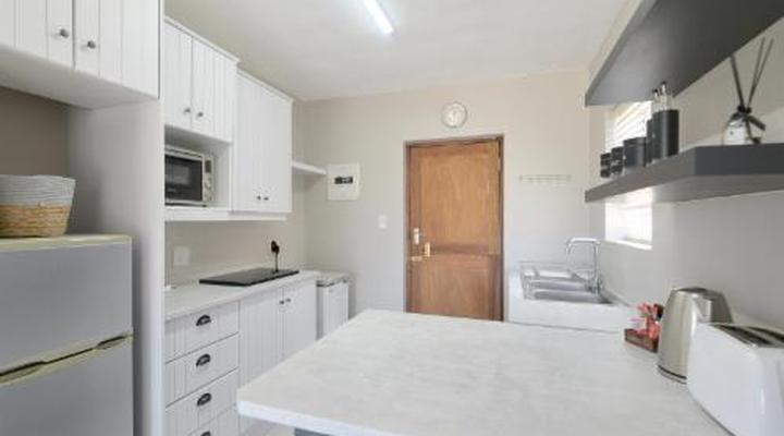 Land's Edge Struisbaai