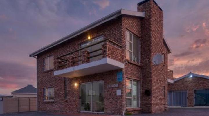 Land's Edge Struisbaai