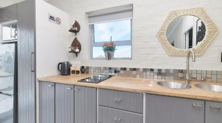 Land's Edge Struisbaai