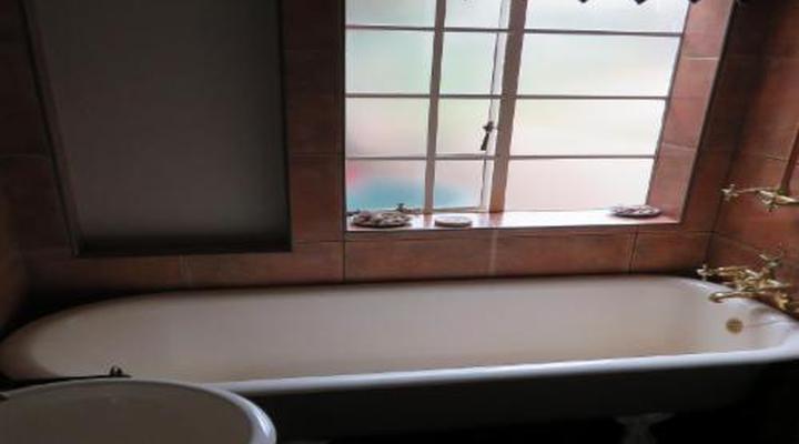 Fountain Baths Guest Cottages