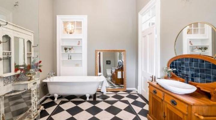 Welgeluk Feather Palace