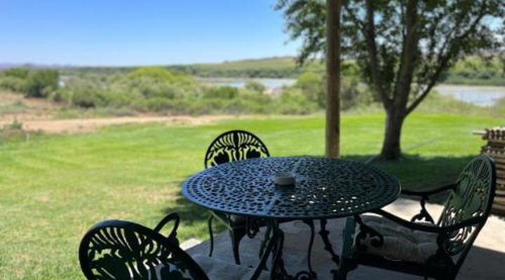 Tzamenkomst River Lodge