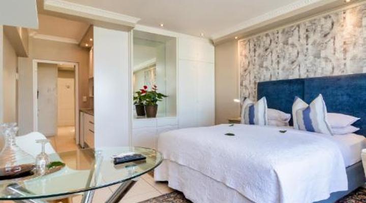 Hermanus Beachfront Lodge