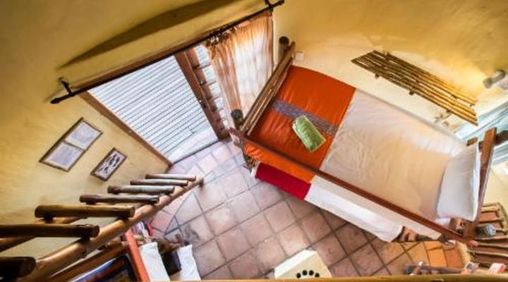 Amphitheatre Backpackers Lodge