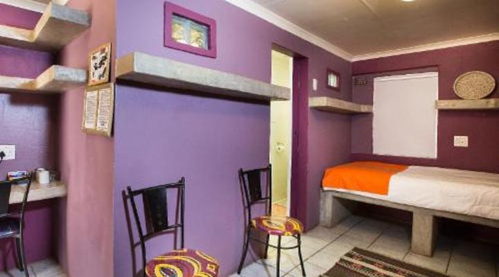 Amphitheatre Backpackers Lodge