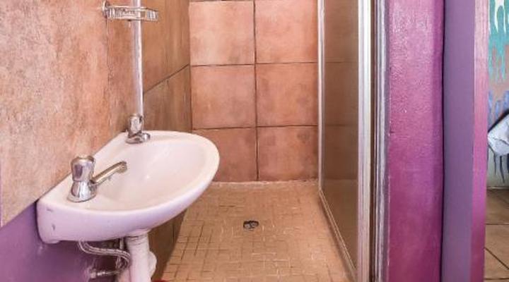 Amphitheatre Backpackers Lodge