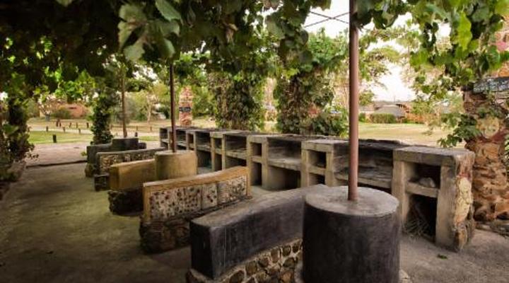 Amphitheatre Backpackers Lodge