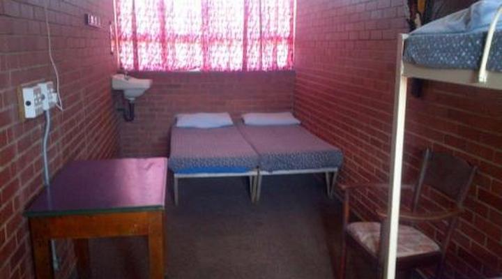 Dirkie Uys Backpackers