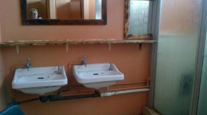 Dirkie Uys Backpackers