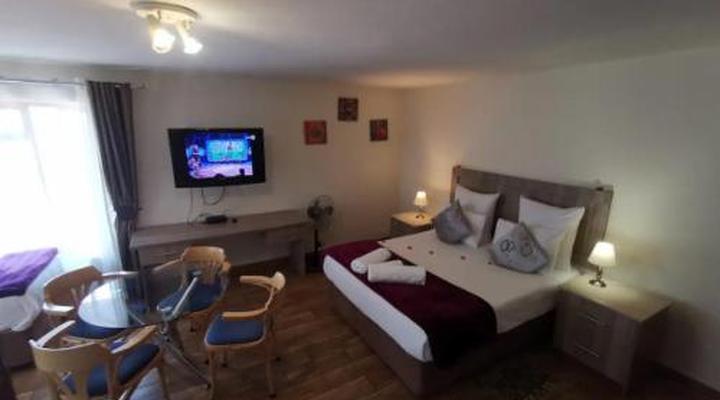 Fifty Galena, Affordable luxury