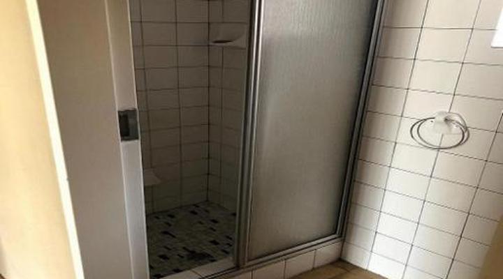 House Cottage and Contractors Manor