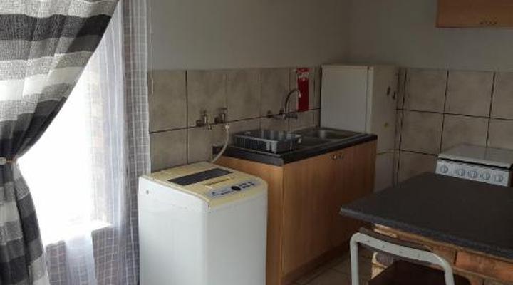 House Cottage and Contractors Manor