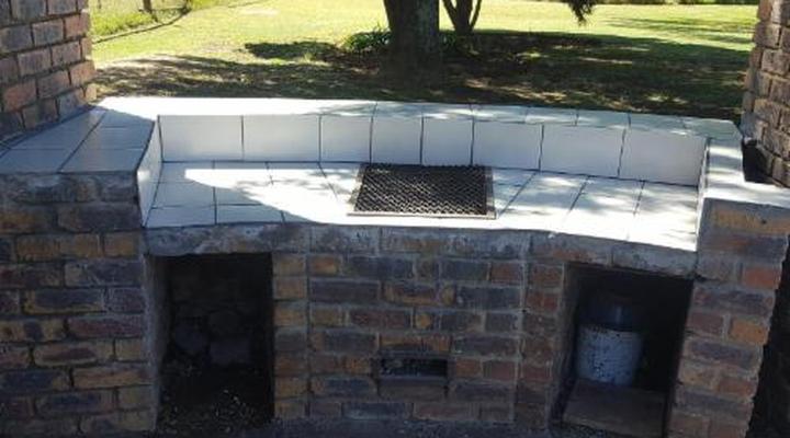 House Cottage and Contractors Manor