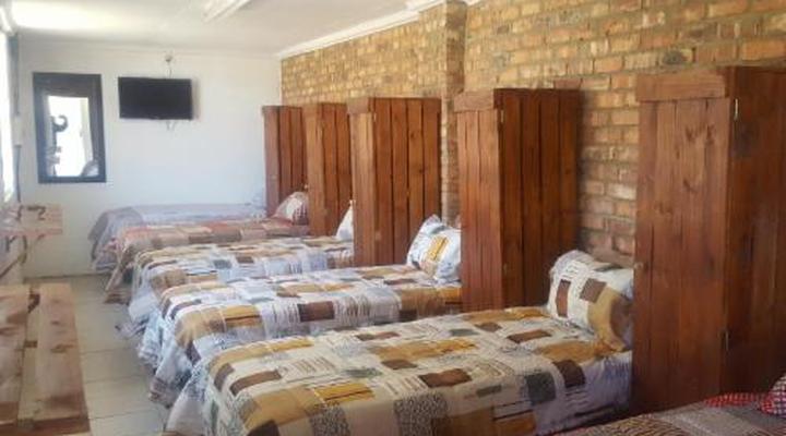 House Cottage and Contractors Manor