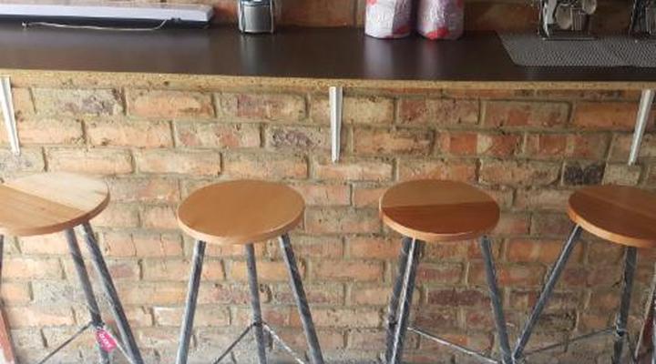 House Cottage and Contractors Manor