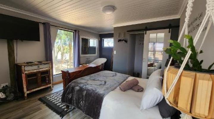 Oorgenoeg in Langebaan