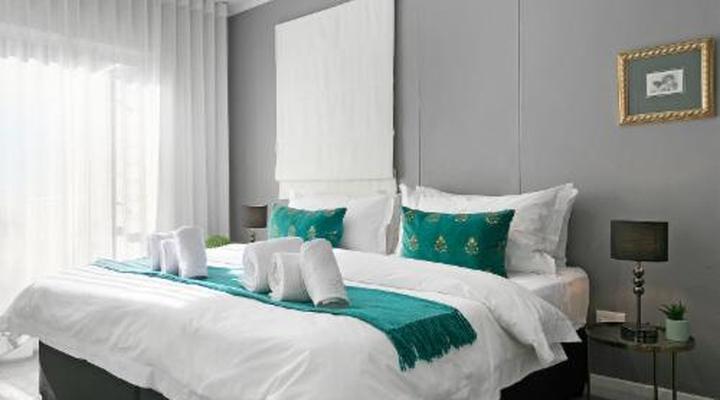 Luxury 2 bedroom apartment in Century City