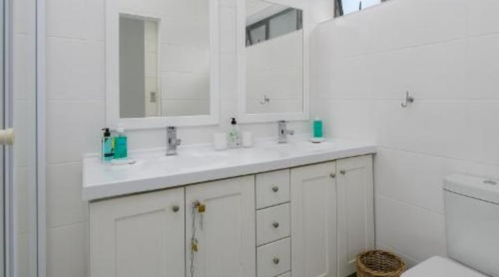 Apartment 18 Wenonah