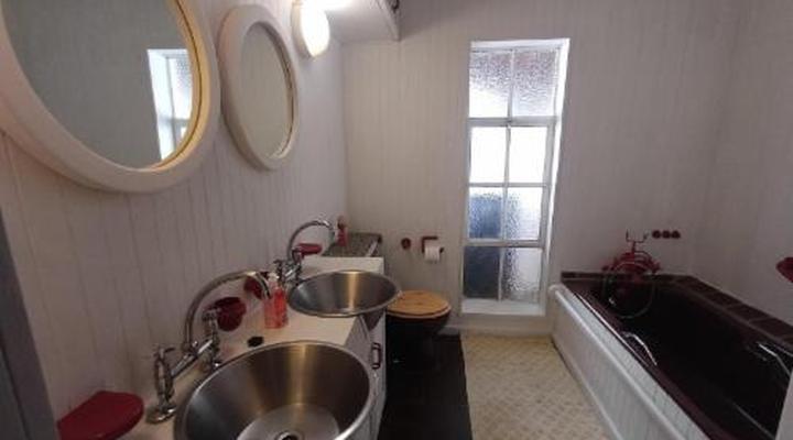 Hakunamatata Estate, Lodge & Venue