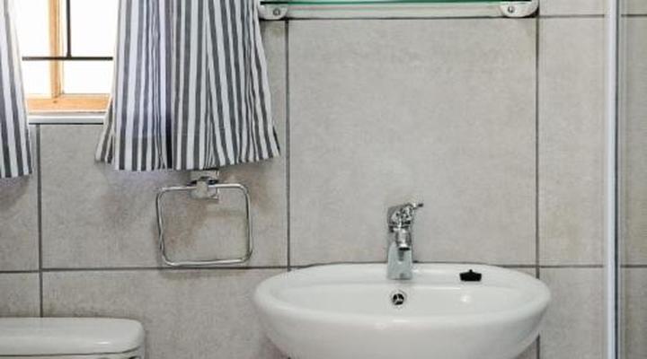 870 on Riverview Drive