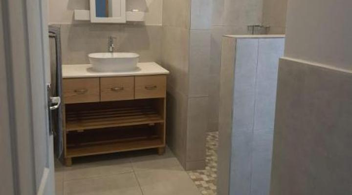 870 on Riverview Drive