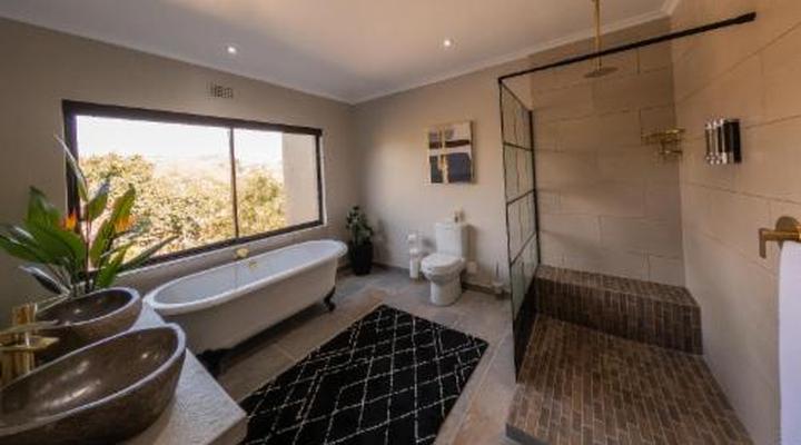 8 On Penny Guesthouse