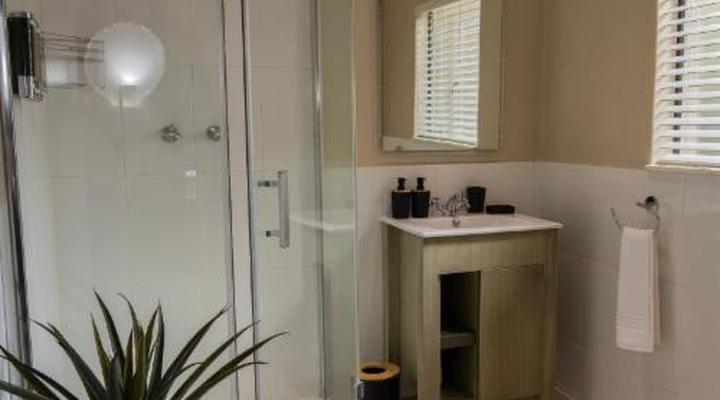 8 On Penny Guesthouse