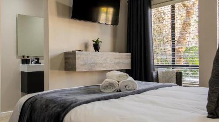 8 On Penny Guesthouse