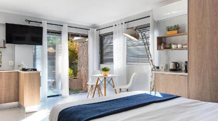 A Studio Apartment in Bloubergsands