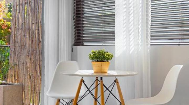 A Studio Apartment in Bloubergsands