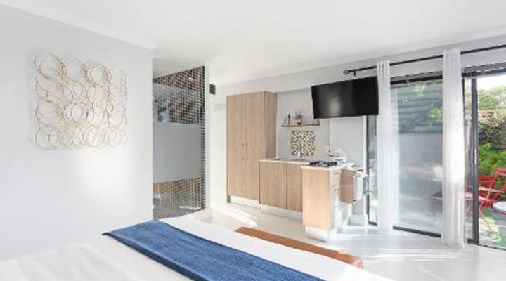 A Studio Apartment in Bloubergsands