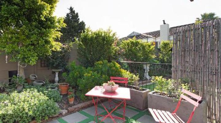 A Studio Apartment in Bloubergsands