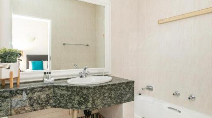 RAD STAYS - Illovo Mews 245 Oxford Road